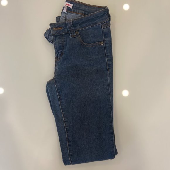 Blue Jeans - Picture 2 of 3